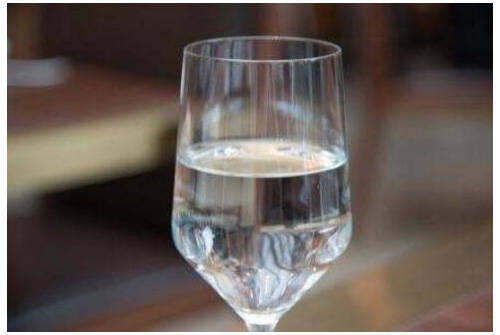 红花加白酒喝水的功效有哪些？