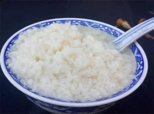 探寻米酒的营养成分及其健康功效