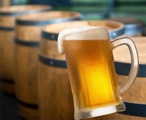 青岛啤酒冰醇500ml享受夏日畅饮，让你瞬间拥有啤酒肚