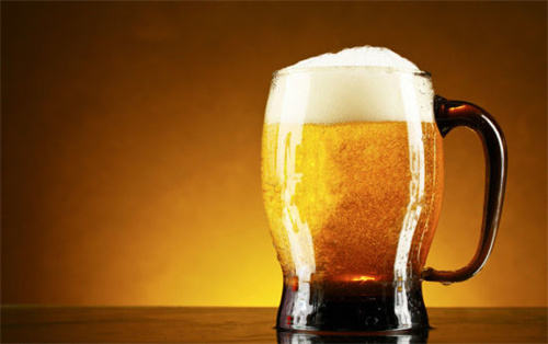 喝啤酒适合用什么杯子,喝啤酒用什么杯子最好