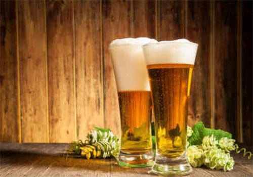 为什么酒精度数低的啤酒更容易醉「为什么大部分啤酒的酒精度都不高」