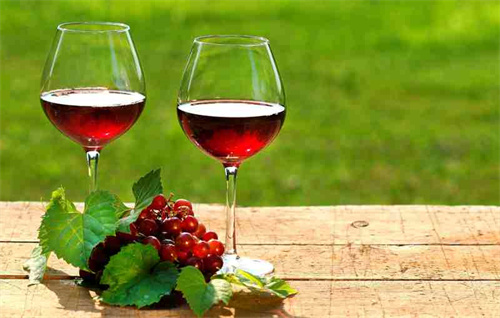 简单介绍葡萄酒中为什么含有二氧化硫呢