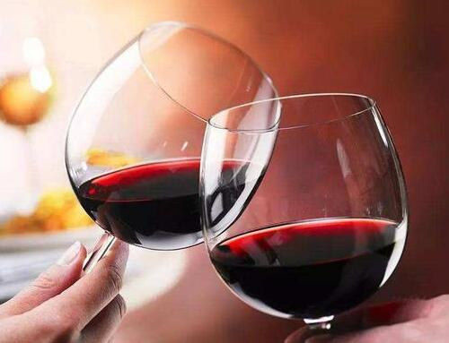 红酒和起泡酒的品味之争哪一种更适合你的口味？