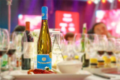 alianca红酒2012（品尝红酒的正确方法和酒款介绍）
