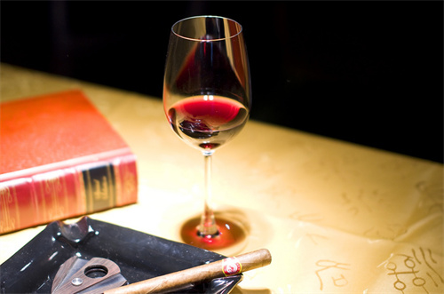 青岛华东葡萄酒价格一览品质与价格的完美平衡